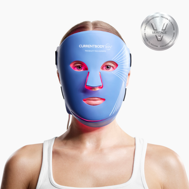 CurrentBody Blue Light Series 2 LED-mask på modell