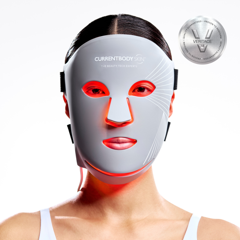 CurrentBody Multi-Light LED-mask på modell